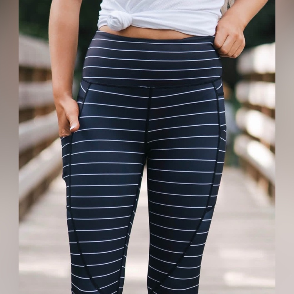ZYIA ACTIVE women’s size 14/16 light n tight leggings